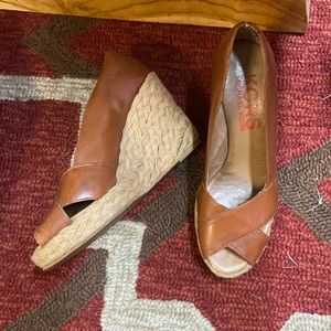 Michael Kors brown leather peeptoe pumps